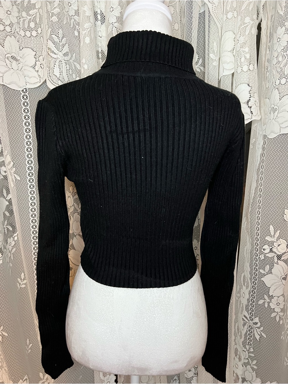 NWT Large Love Tree Black Ribbed Cropped Turtleneck Sweater - Picture 3 of 4